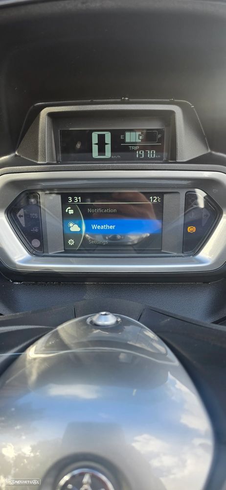 Yamaha X-Max Tech max - 9