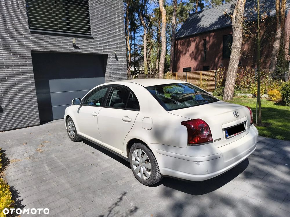 Toyota Avensis 2.0 D-4D - 3