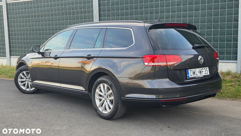 Volkswagen Passat 2.0 TDI (BlueMotion Technology) Trendline - 34