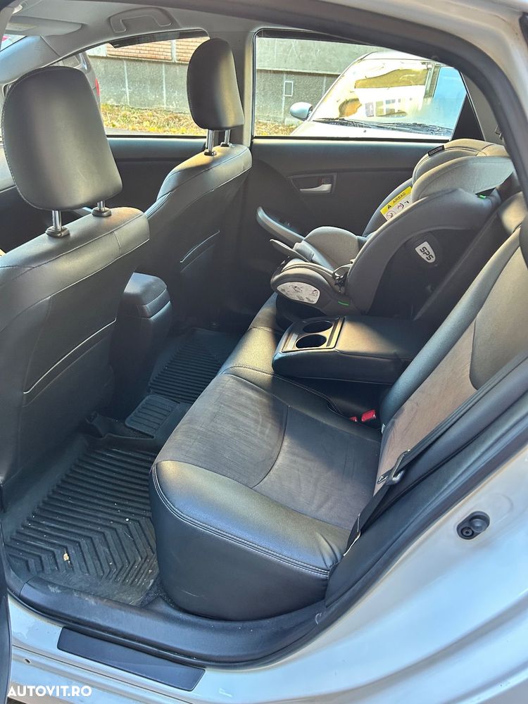 Toyota Prius (Hybrid) Comfort - 18