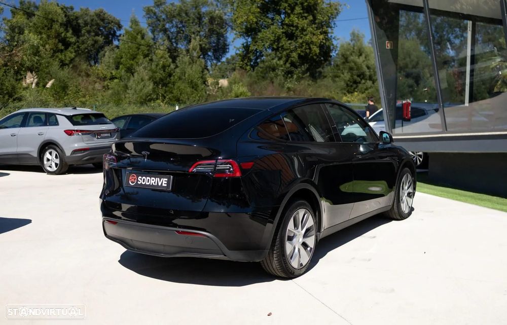 Tesla Model Y Standard - 7