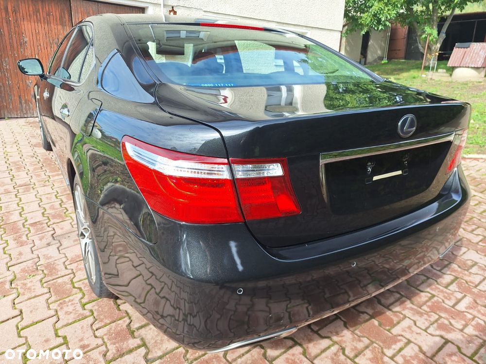 Lexus LS - 5