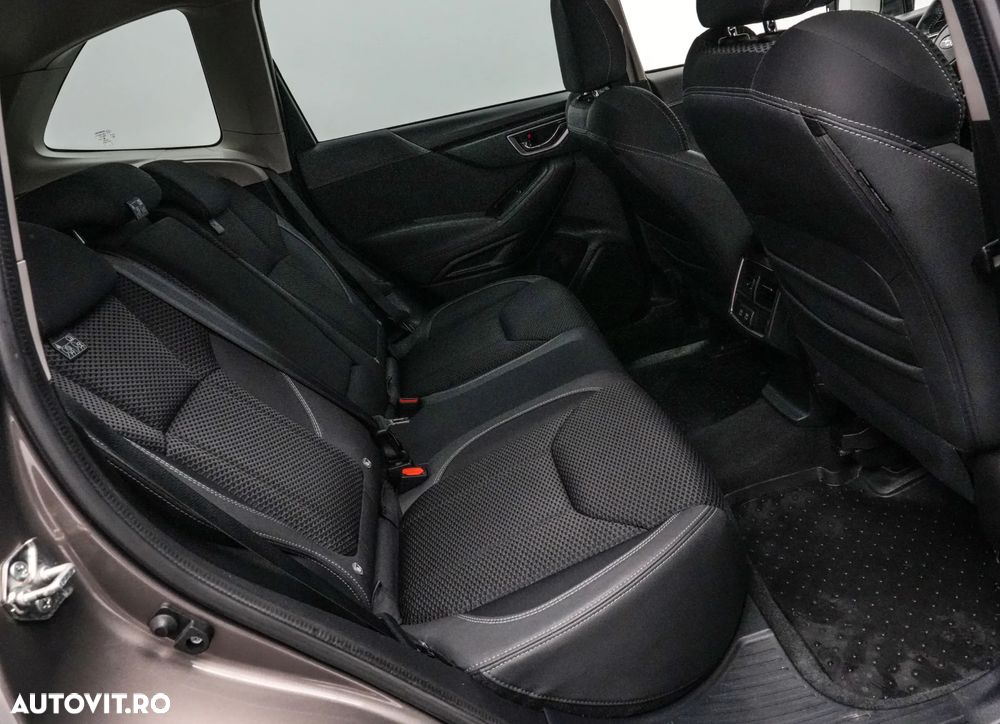 Subaru Forester 2.0 e-Boxer MHEV LinearTronic Premium - 16