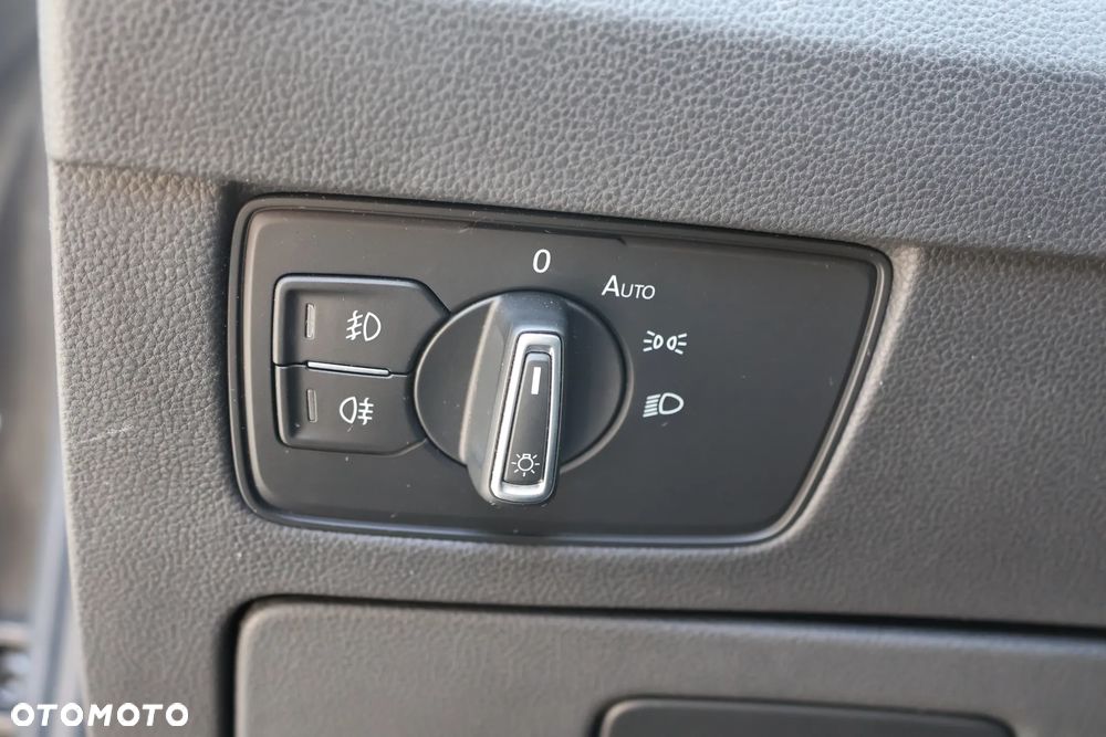Volkswagen Passat Variant 2.0 TDI EVO Elegance DSG - 16