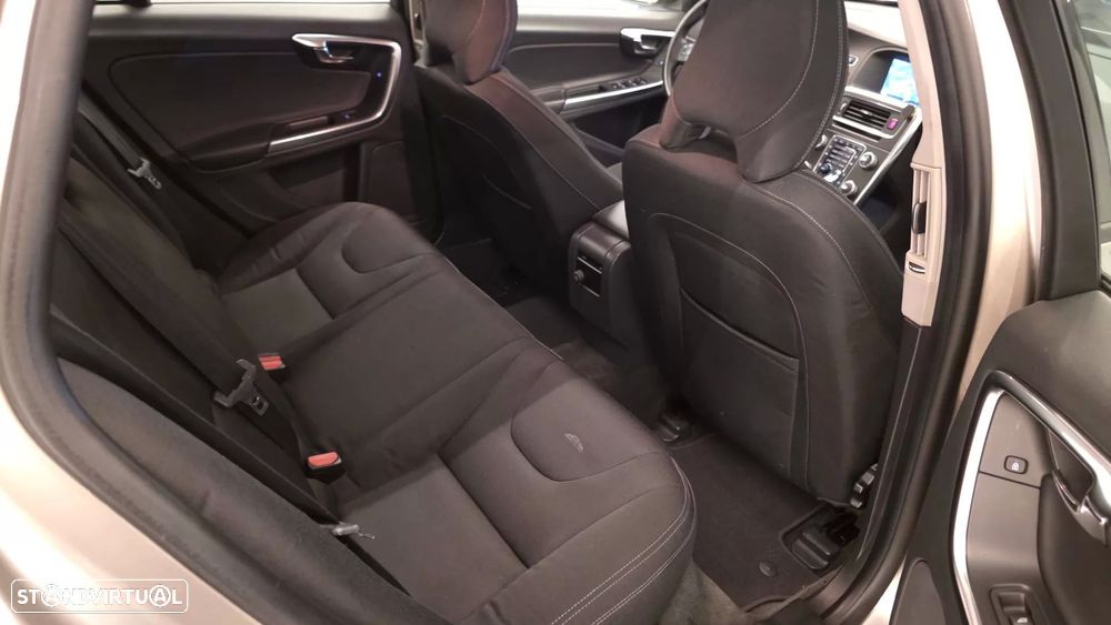 Volvo V60 1.6 D2 Momentum Eco - 50