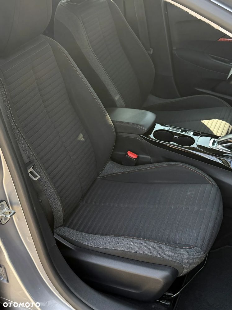 Peugeot 208 1.2 PureTech Active S&S EAT8 - 12