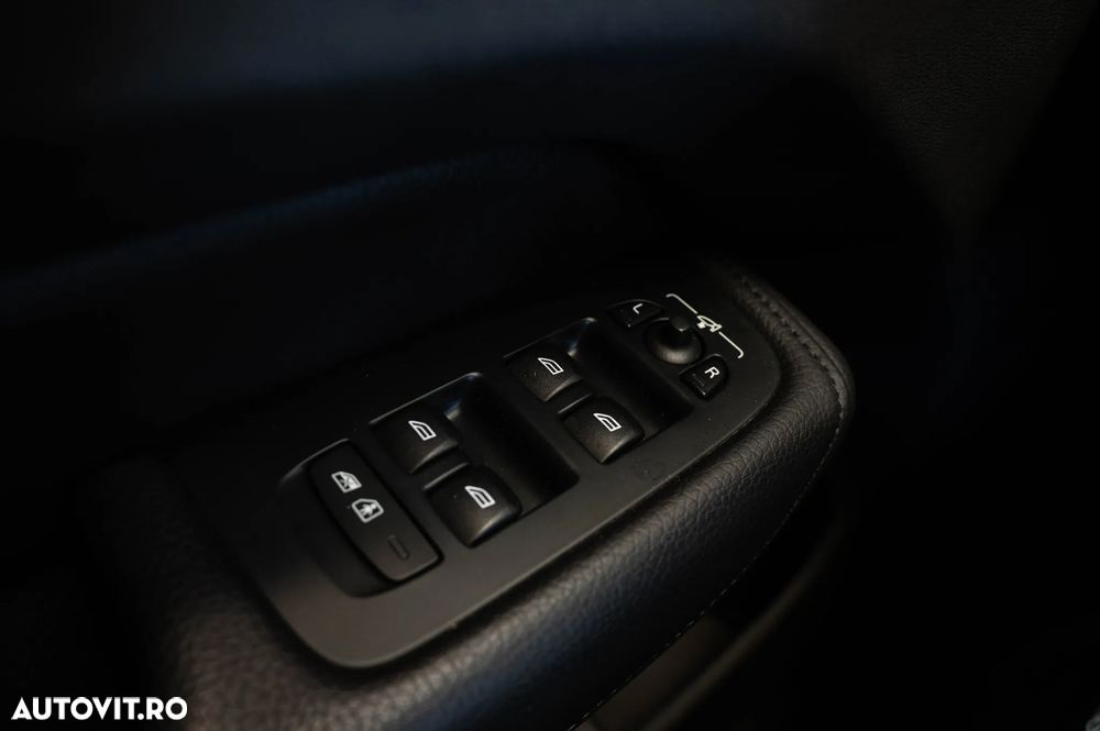 Volvo XC 60 T4 Geartronic RDesign - 21