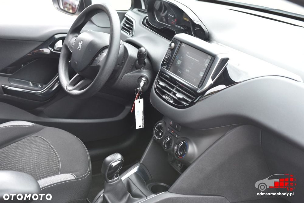 Peugeot 208 - 23