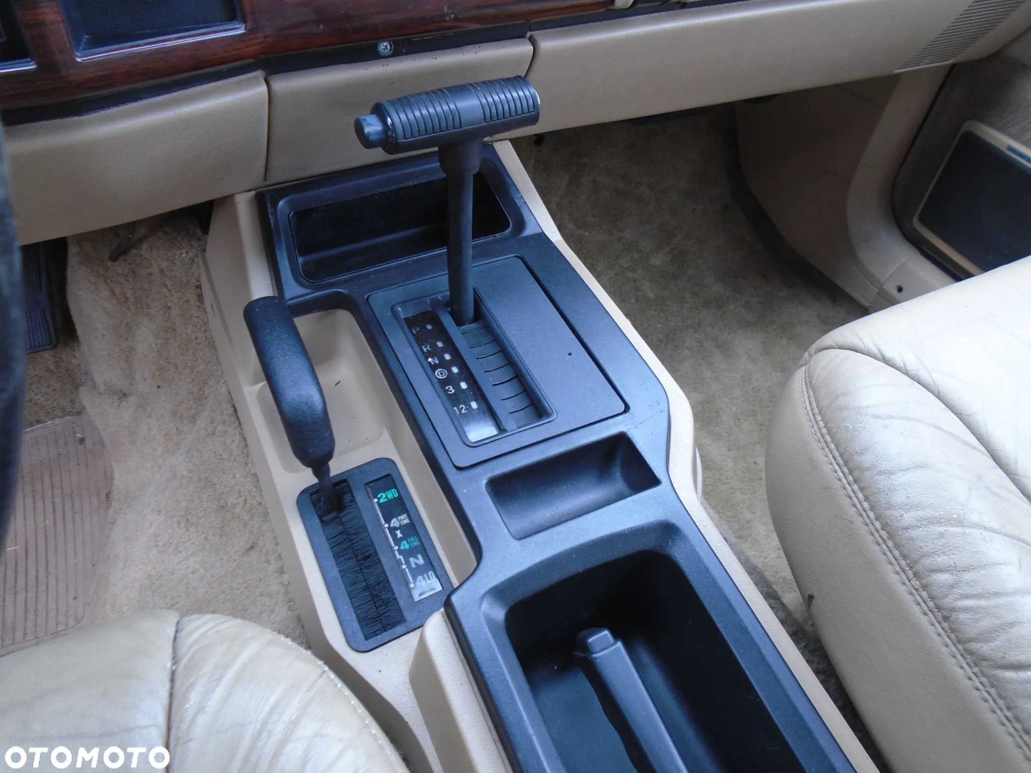 Jeep Cherokee 4.0 Limited - 10