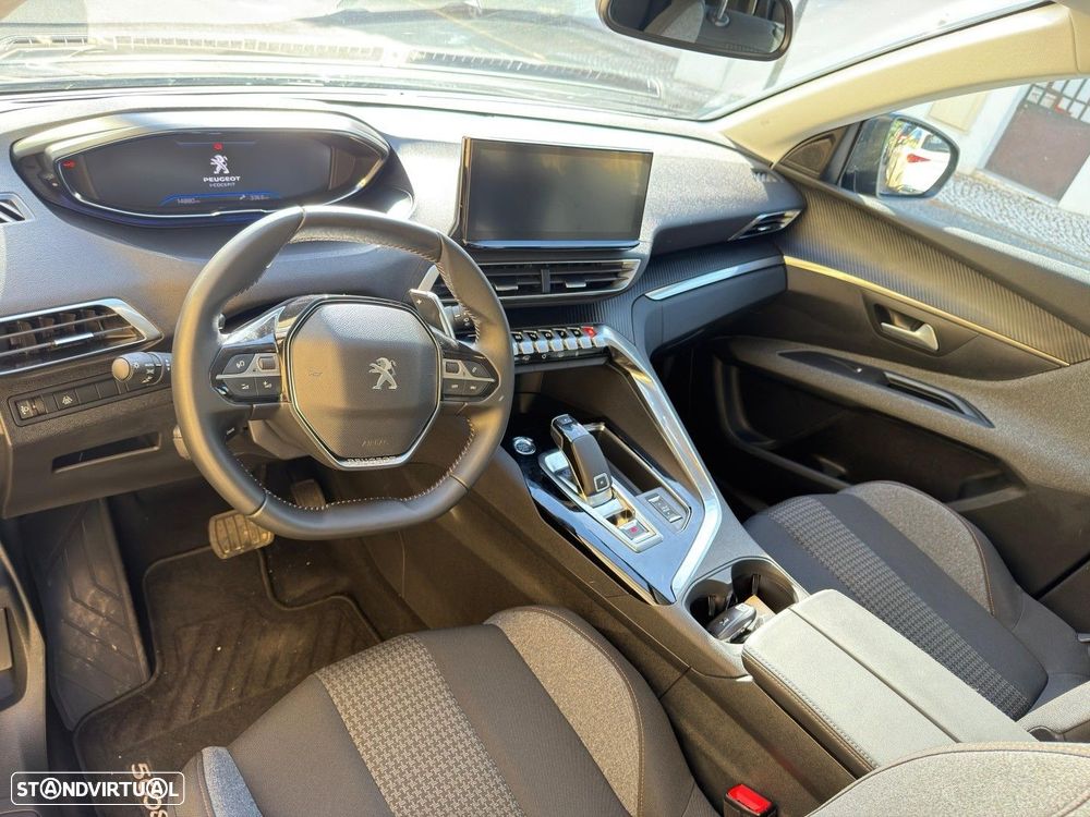 Peugeot 5008 1.2 PureTech Allure EAT8 - 14