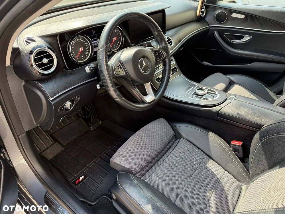 Mercedes-Benz Klasa E 250 9G-TRONIC Avantgarde - 10
