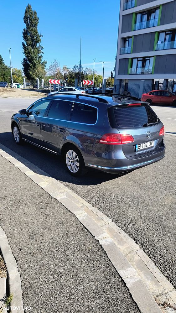 Volkswagen Passat - 4