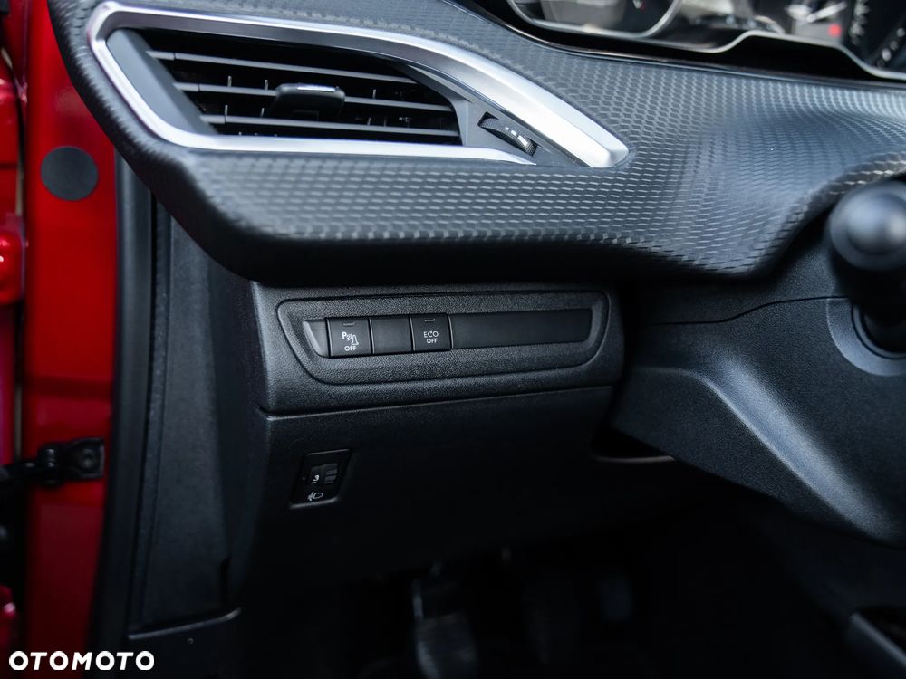 Peugeot 2008 1.2 Pure Tech Allure S&S - 37