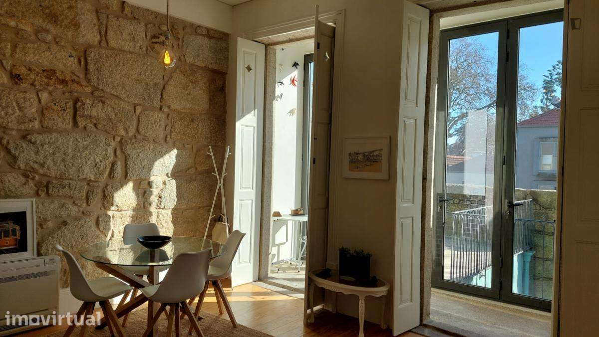 Apartamento com 1 quartos - localizado em Miragaia Porto - Grande imagem: 3/38