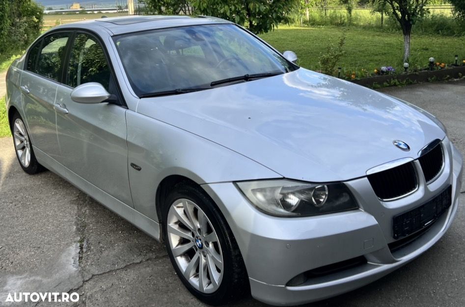 BMW Seria 3 318i Aut. - 2
