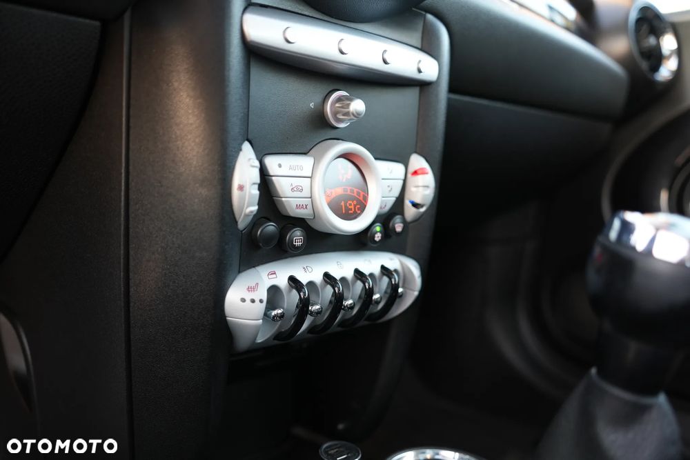 MINI Cooper Standard - 10