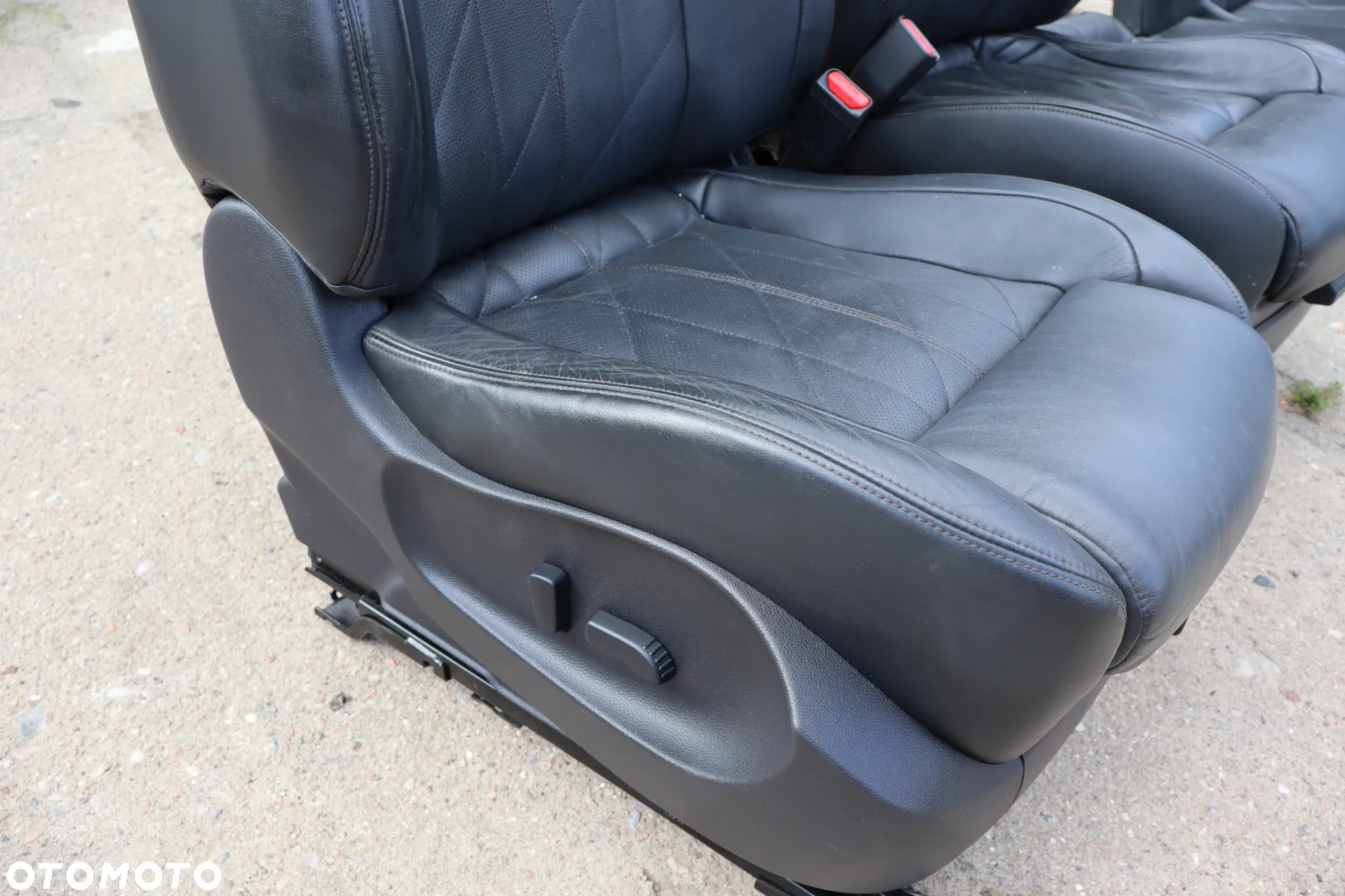 FOTEL FOTELE KANAPA TAPICERKI DRZWI ZAGŁÓWEK TV AUDIOMEDIA SKÓRA INFINITY FX II LIFT QX70S 2012 - 3