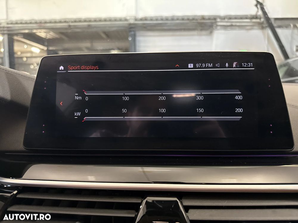 BMW Seria 5 530i Aut. Luxury Line - 23