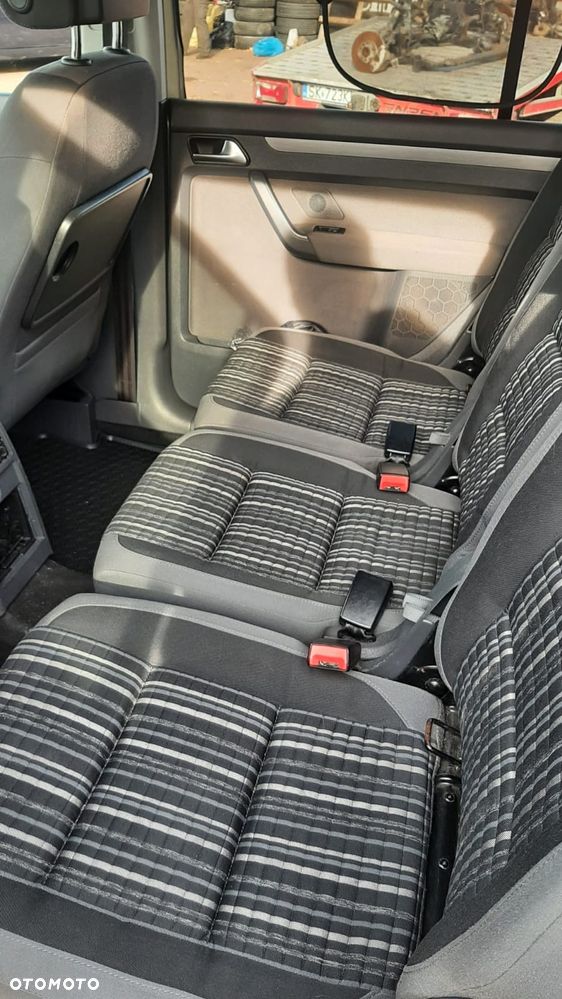 Volkswagen Touran 2.0 TDI DPF Cross - 7