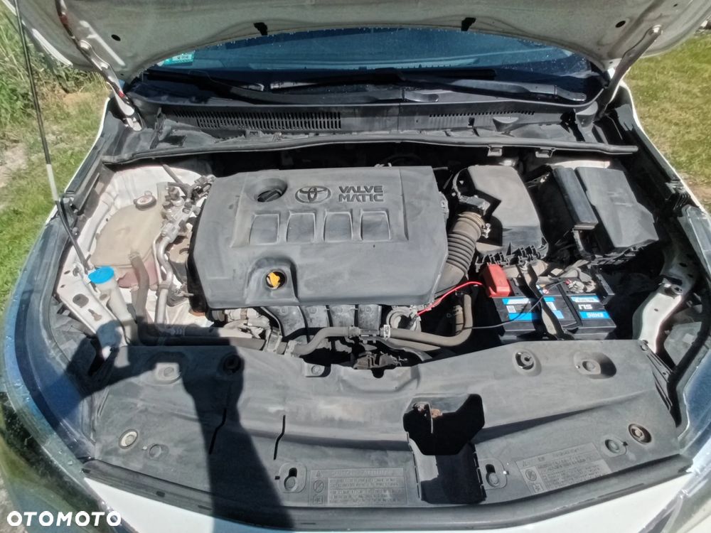 Toyota Avensis - 20