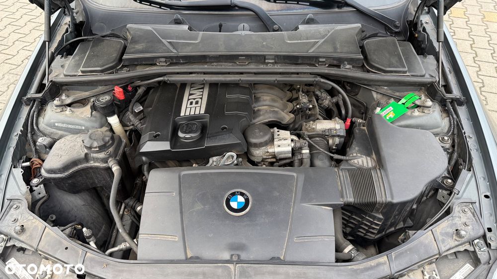 BMW Seria 3 318i - 13