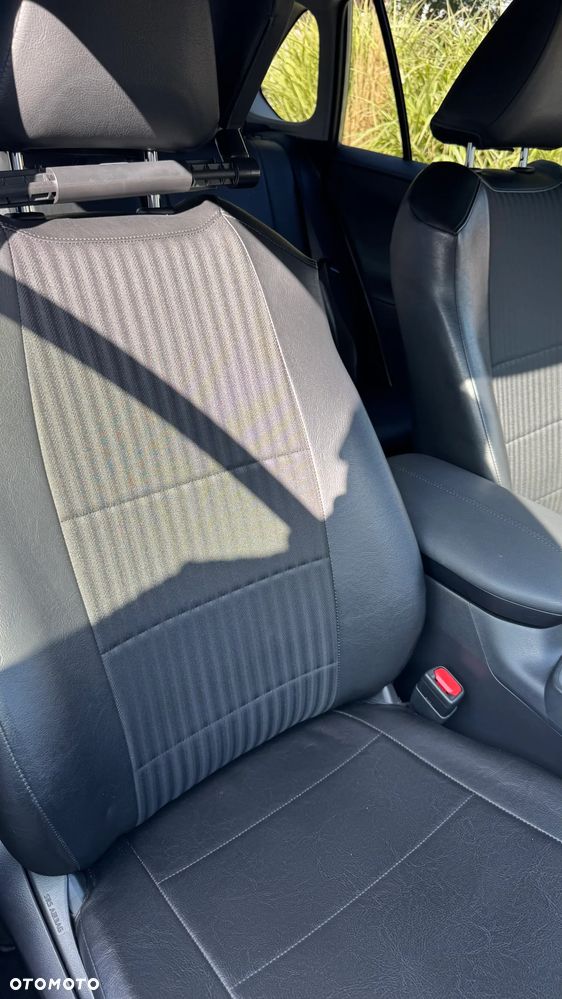 Toyota RAV4 - 12