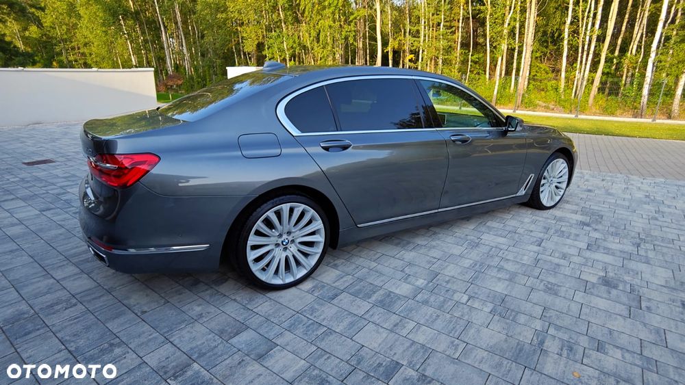 BMW Seria 7 750Li Edition Exclusive - 13
