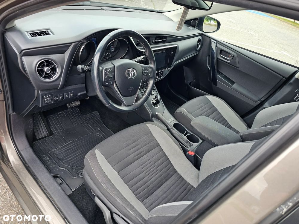 Toyota Auris - 5