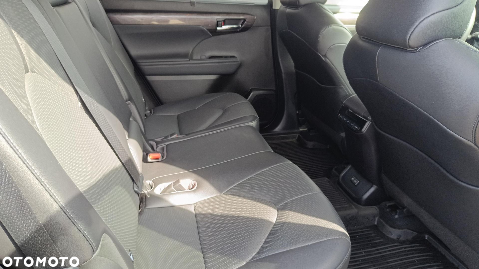Toyota Highlander - 11