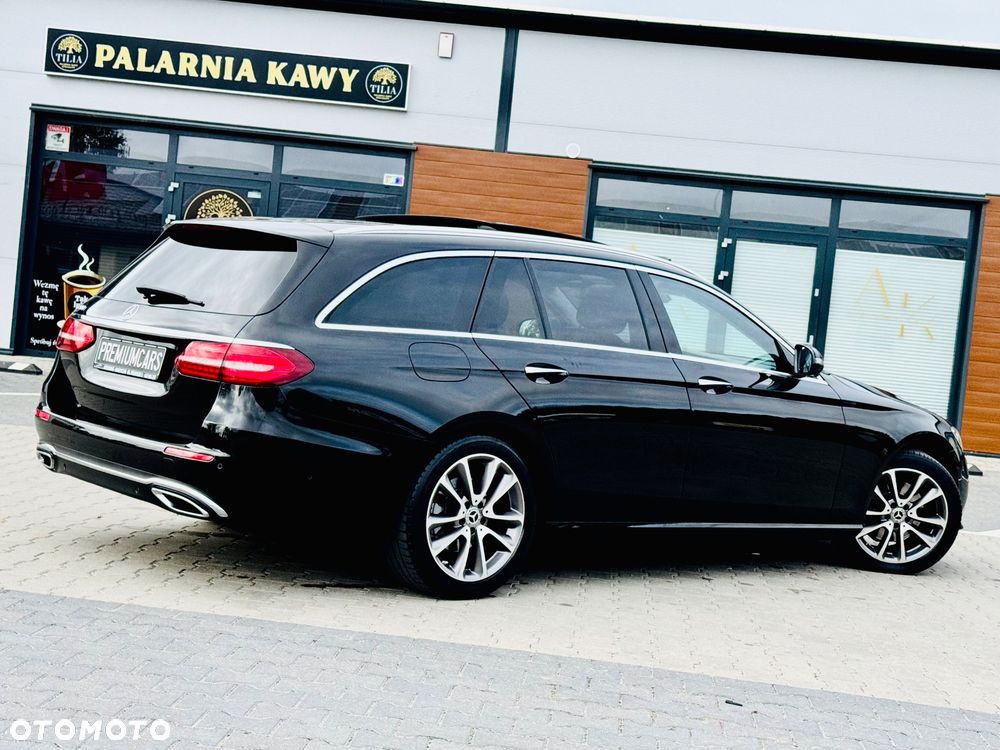 Mercedes-Benz E-Class 2022 photo 3
