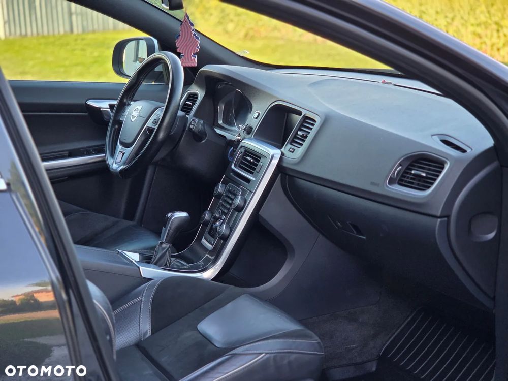 Volvo V60 D4 Drive-E R-Design Summum - 22
