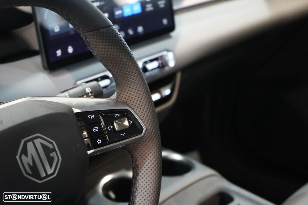 MG MG4 64 kWh Luxury - 13