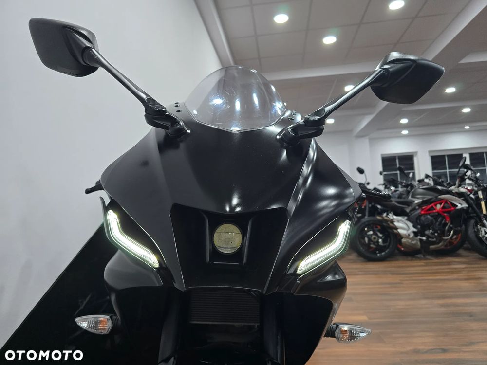 Yamaha YZF - 29