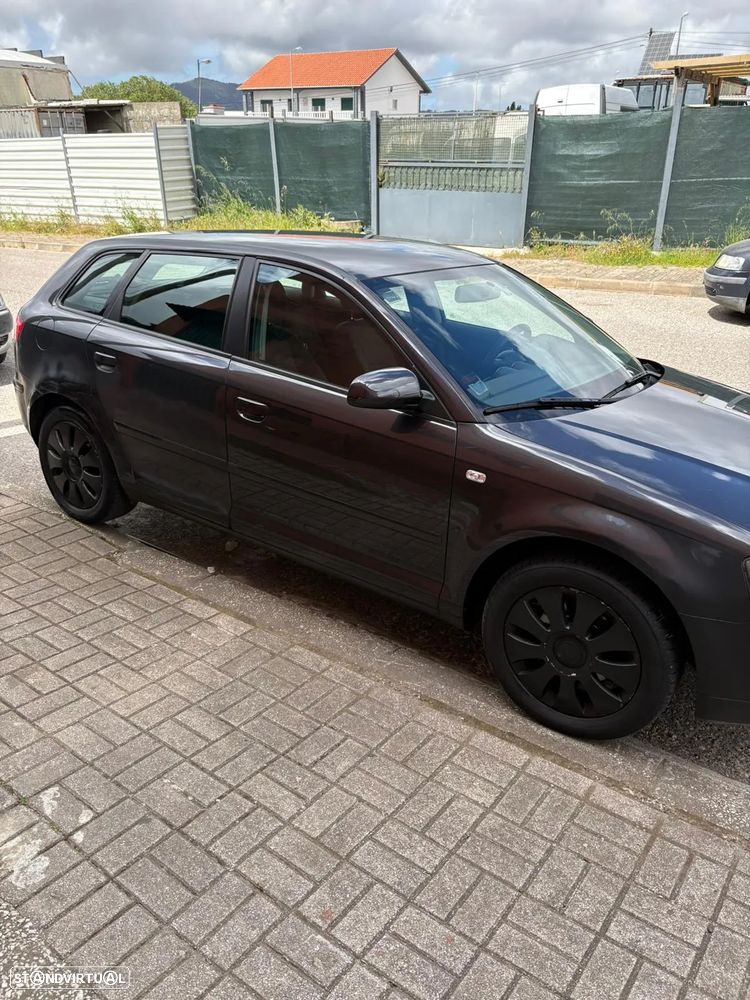 Audi A3 Sportback 1.6 FSi - 2