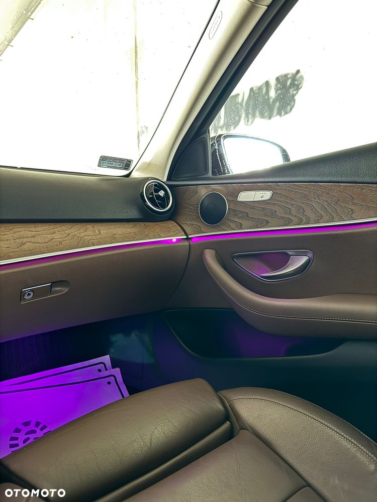 Mercedes-Benz Klasa E 220 d 9G-TRONIC - 33