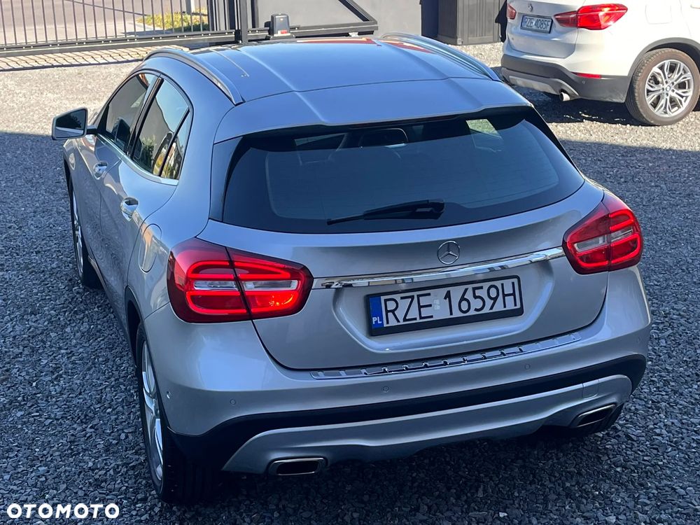 Mercedes-Benz GLA 180 - 34