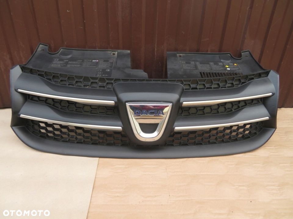 ATRAPA GRILL DACIA SANDERO LOGAN II CHROM KRAKÓW - 1