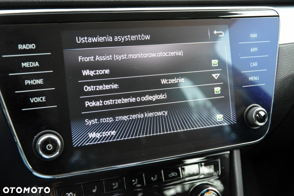 Skoda Superb 2.0 TDI Ambition DSG7 - 30