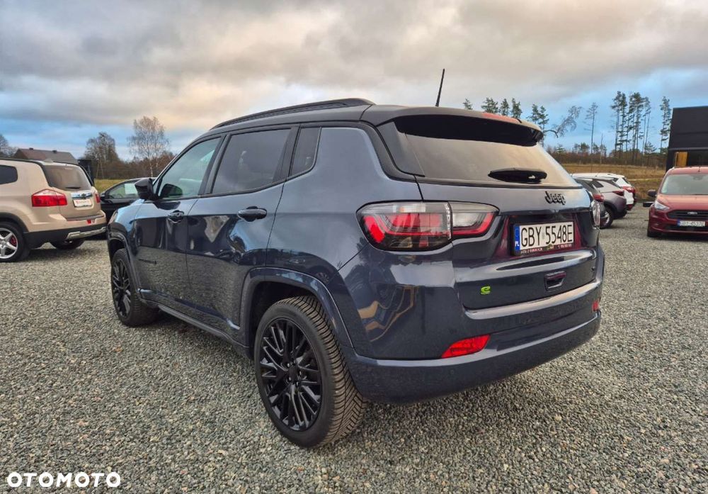 Jeep Compass - 32