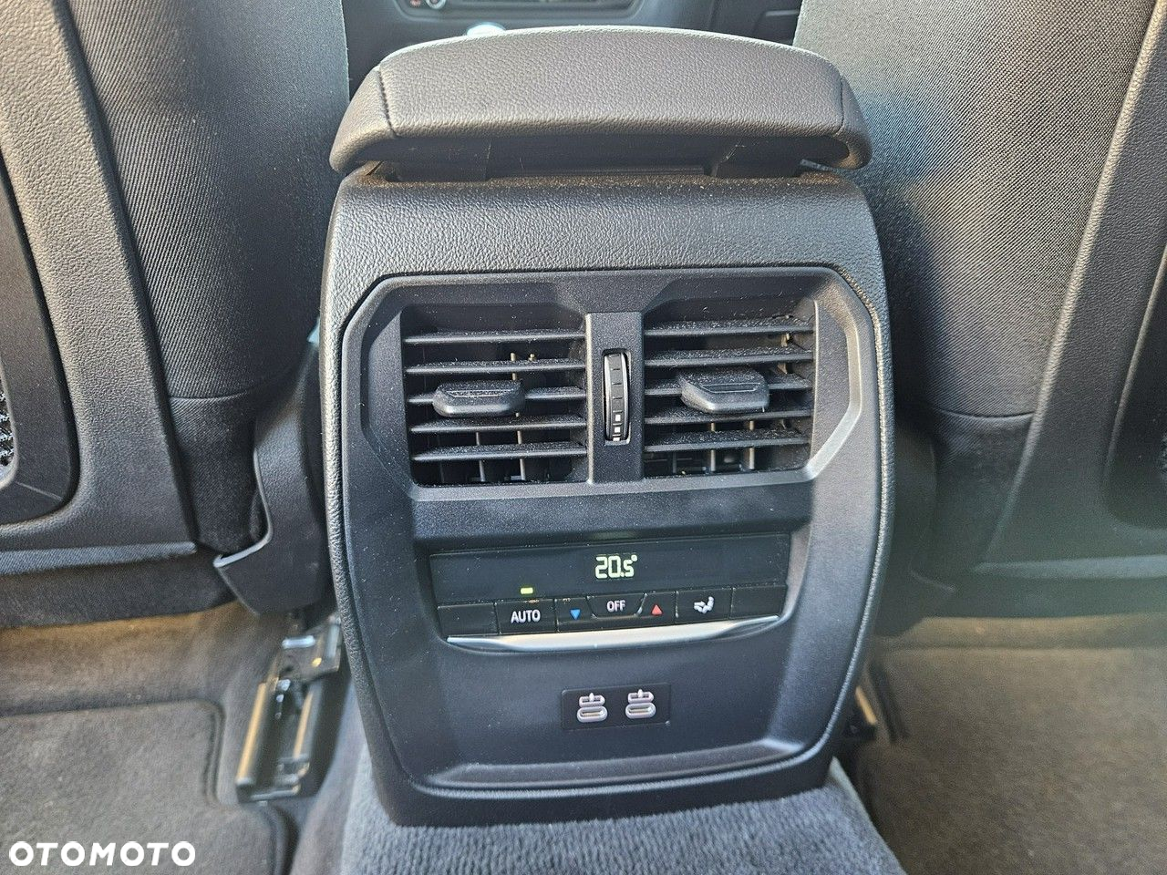 BMW Seria 3 318d Luxury Line - 32