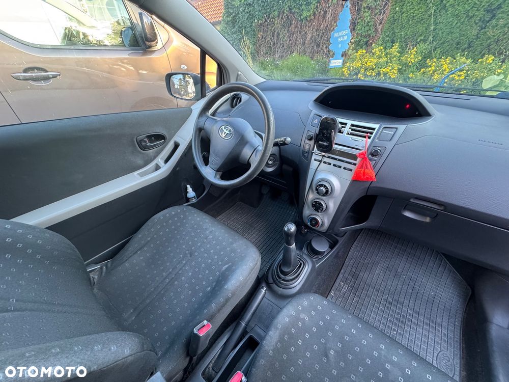 Toyota Yaris 1.0 Terra - 7