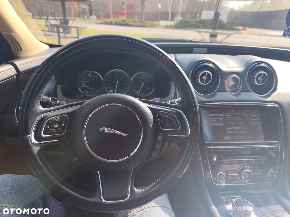 Jaguar XJ 3.0 D V6 LWB Portfolio - 20