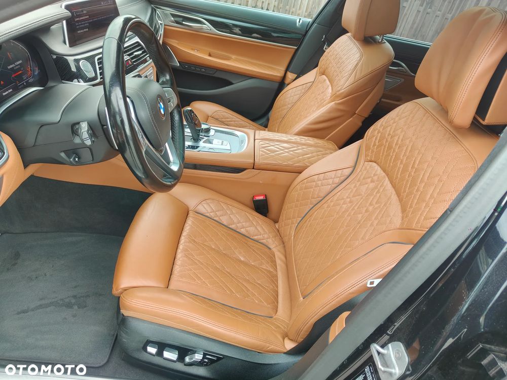 BMW Seria 7 740d xDrive - 14