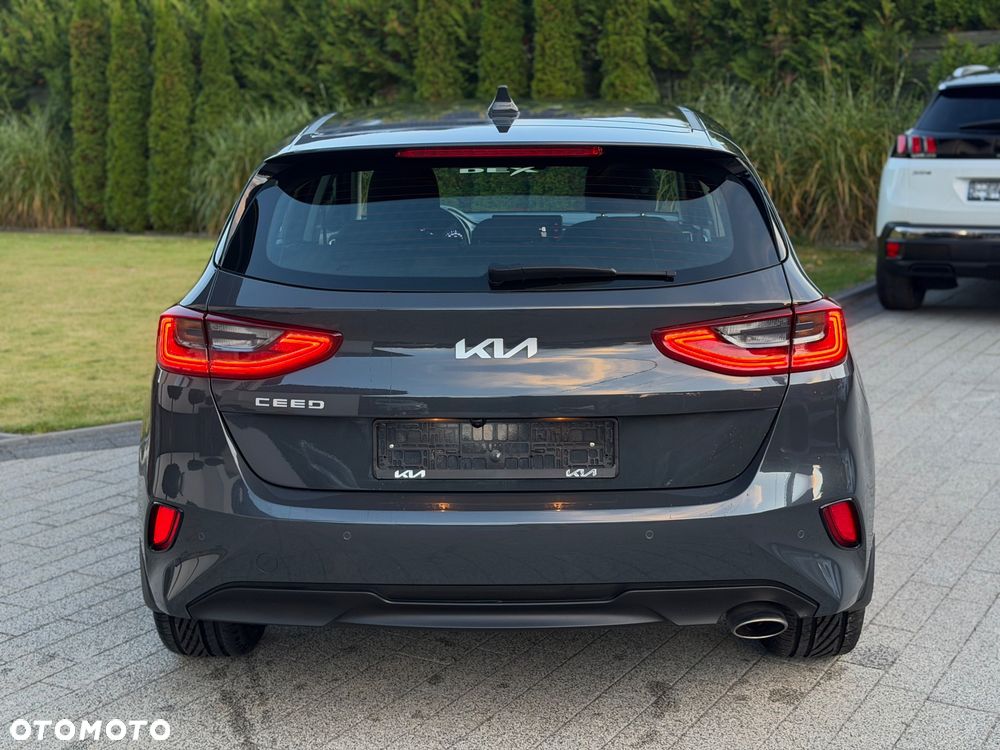 Kia Ceed - 9