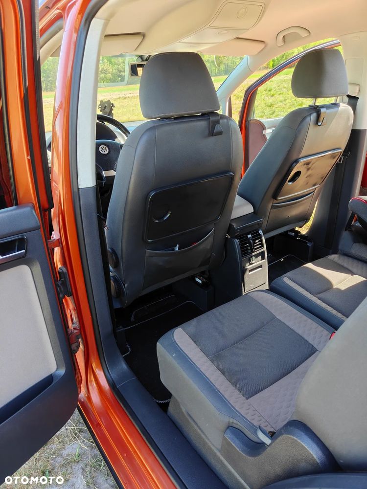 Volkswagen Touran 1.4 TSI DSG STYLE - 10
