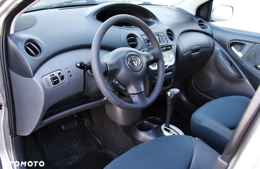 Toyota Yaris 1.3 Sol - 16