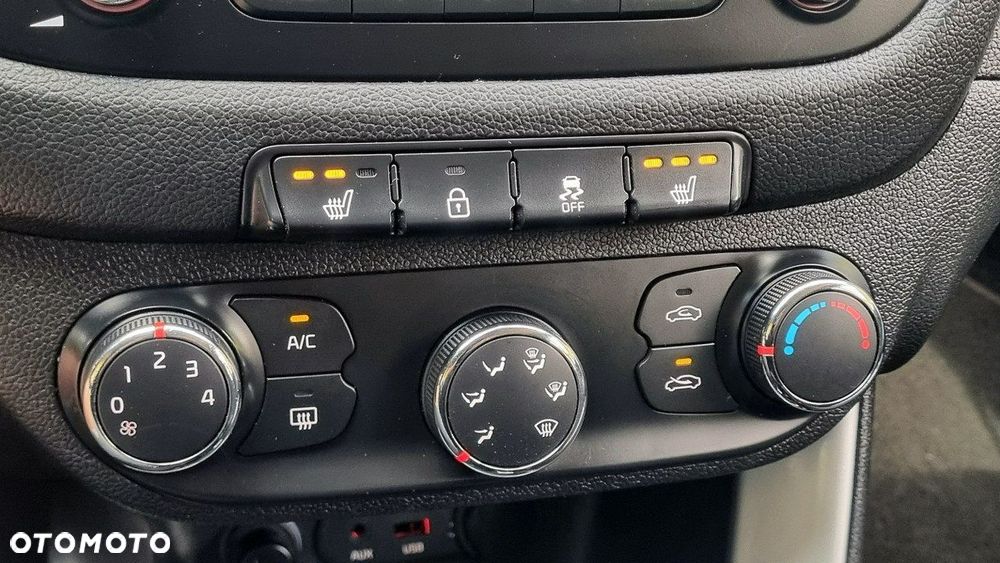 Kia Ceed - 14