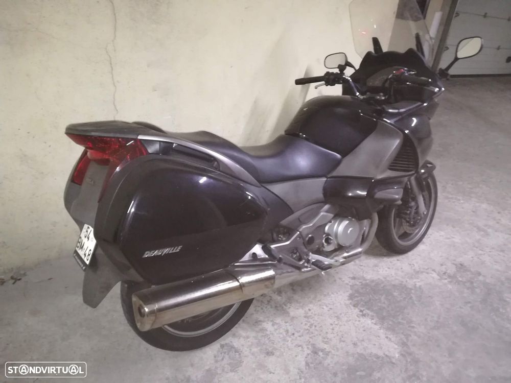 Honda Deauville NT7000 - 1