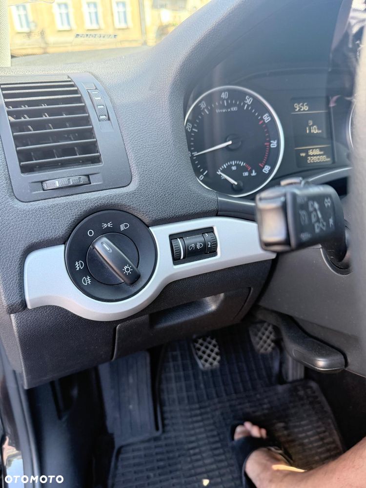 Skoda Octavia 1.6 - 14
