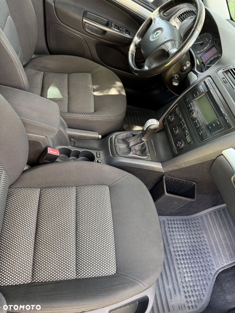 Skoda Octavia 2.0 TDI DPF RS - 13